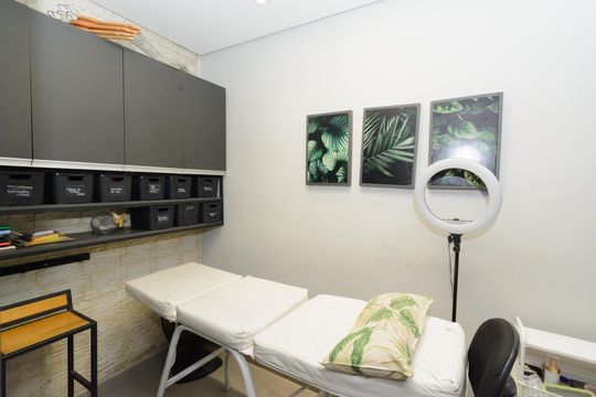 Escritorio de casa à venda com 3 quartos, 376m² em Industrial, Contagem
