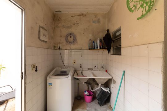 Lavanderia de casa à venda com 2 quartos, 130m² em Jardim Maria Estela, São Paulo