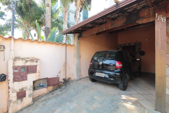 Garagem de casa à venda com 3 quartos, 210m² em Castelo, Belo Horizonte