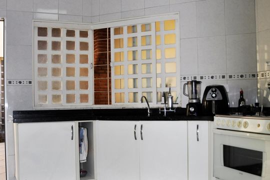 Cozinha de casa para alugar com 4 quartos, 311m² em Jardim Monjolo, São Paulo