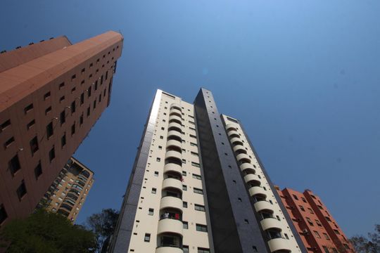 Fachada do bloco de apartamento à venda com 4 quartos, 158m² em Vila Suzana, São Paulo