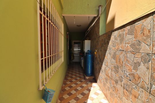 Corredor de casa à venda com 3 quartos, 216m² em Vila Alves Dias, São Bernardo do Campo