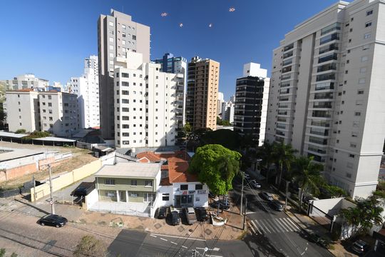 Quarto - Vista de apartamento para alugar com 1 quarto, 40m² em Cambuí, Campinas
