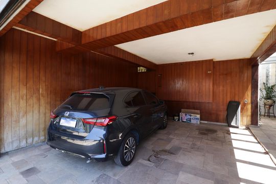 Garagem de casa para alugar com 4 quartos, 350m² em Jardim Sao Bento, São Paulo