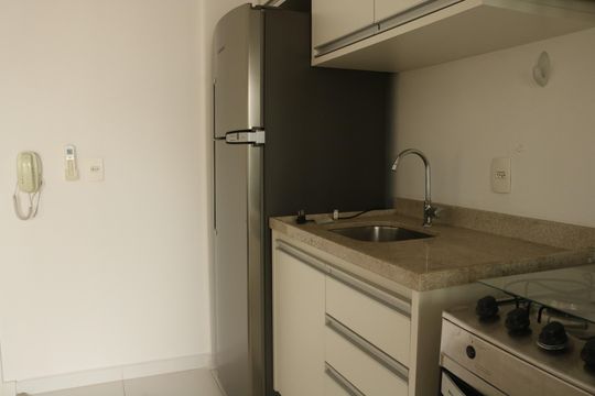 Cozinha de apartamento para alugar com 1 quarto, 35m² em Perdizes, São Paulo