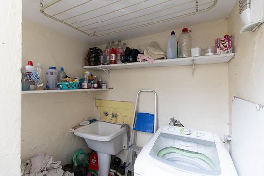 Lavanderia da Casa 1 de casa à venda com 5 quartos, 200m² em Vila Nair, São Paulo