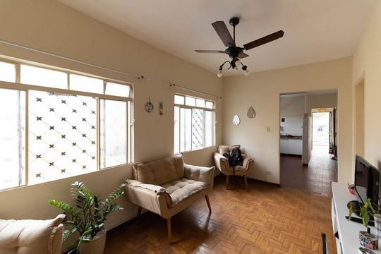 Casa à venda com 5 quartos, 200m² em Vila Nair, São Paulo