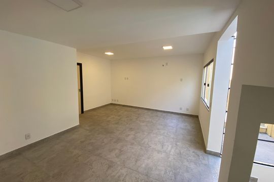 Sala de casa de condomínio para alugar com 5 quartos, 330m² em Anil, Rio de Janeiro