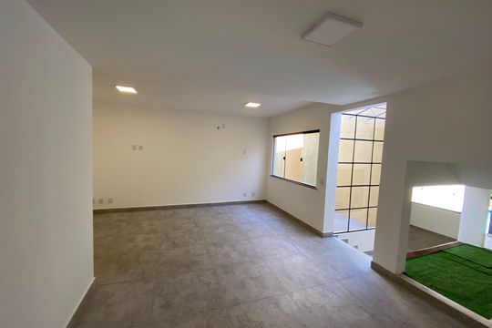 Sala de casa de condomínio para alugar com 5 quartos, 330m² em Anil, Rio de Janeiro