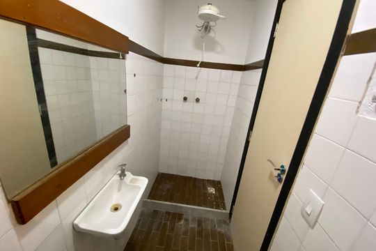 Banheiro - Serviço de casa de condomínio para alugar com 5 quartos, 330m² em Anil, Rio de Janeiro