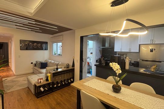 Sala de apartamento à venda com 2 quartos, 70m² em Jardim Bela Vista, Santo André