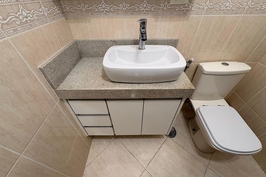Banheiro de apartamento à venda com 2 quartos, 65m² em Vila Francisco Matarazzo, Santo André