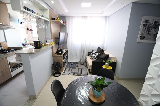 Sala de apartamento à venda com 2 quartos, 47m² em Jardim Nova Europa, Campinas