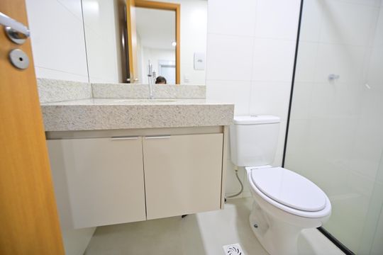 Banheiro Social de apartamento para alugar com 2 quartos, 59m² em Serrinha, Goiânia
