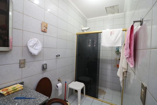 Banheiro da Suíte de casa para alugar com 3 quartos, 180m² em Jardim Independência (são Paulo), São Paulo