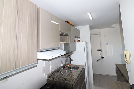 Cozinha - Armários de apartamento à venda com 2 quartos, 50m² em Humaitá, Porto Alegre