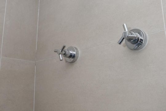 Banheiro de kitnet/studio para alugar com 1 quarto, 30m² em Perdizes, São Paulo