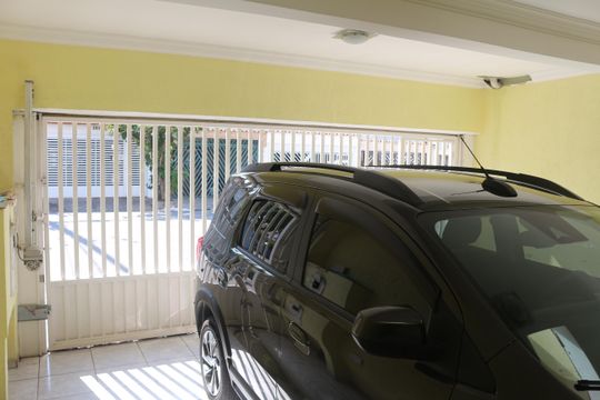 Garagem de casa à venda com 2 quartos, 158m² em Jardim Sao Caetano, São Caetano do Sul