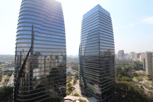 Vista de kitnet/studio para alugar com 1 quarto, 53m² em Vila Olímpia, São Paulo