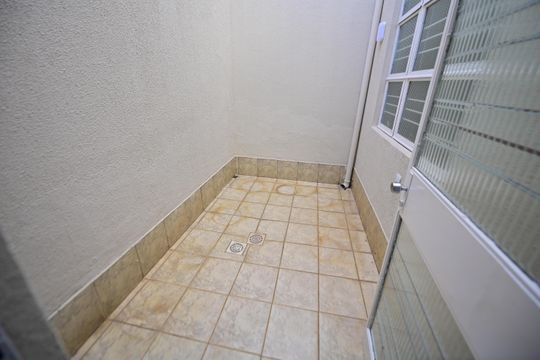 Quintal de casa para alugar com 5 quartos, 300m² em Setor Coimbra, Goiânia