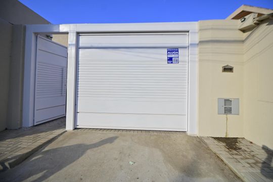 Fachada de casa para alugar com 5 quartos, 300m² em Setor Coimbra, Goiânia