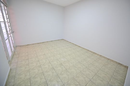 Sala de casa para alugar com 5 quartos, 300m² em Setor Coimbra, Goiânia