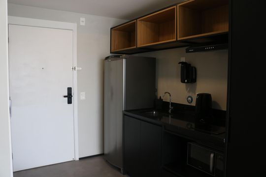 Cozinha de kitnet/studio à venda com 1 quarto, 28m² em Pompeia, São Paulo