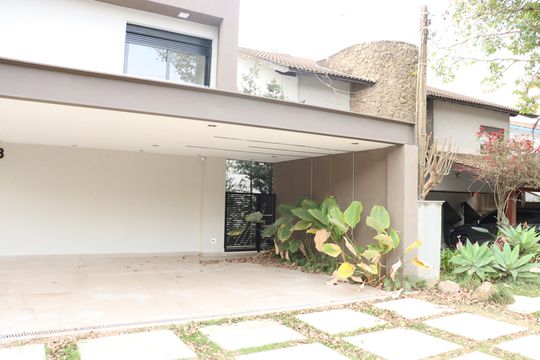 Fachada de casa de condomínio para alugar com 4 quartos, 484m² em São Paulo Ii, Cotia