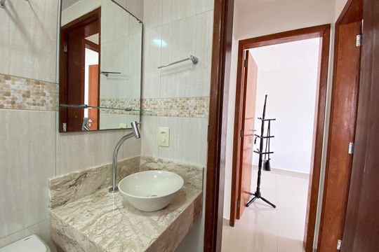 Banheiro de apartamento para alugar com 2 quartos, 48m² em Lins de Vasconcelos, Rio de Janeiro