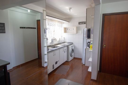 Cozinha e Área de Serviço de apartamento para alugar com 1 quarto, 45m² em Qnd Condomínio, Brasília