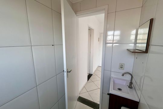 Banheiro de apartamento à venda com 1 quarto, 45m² em Picanço, Guarulhos