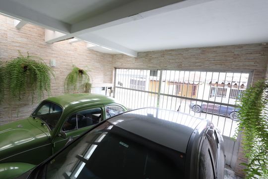 Garagem de casa à venda com 3 quartos, 117m² em Vila Tolstoi, São Paulo