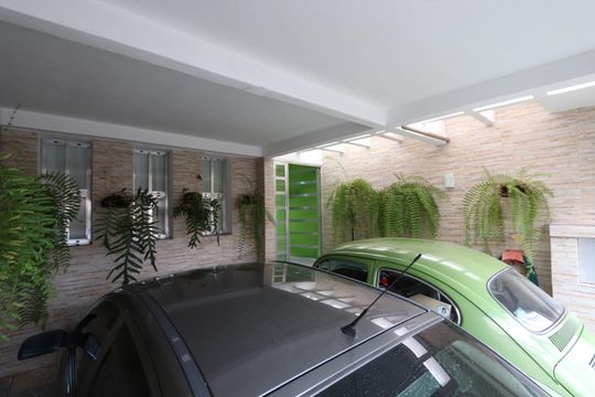 Garagem de casa à venda com 3 quartos, 117m² em Vila Tolstoi, São Paulo