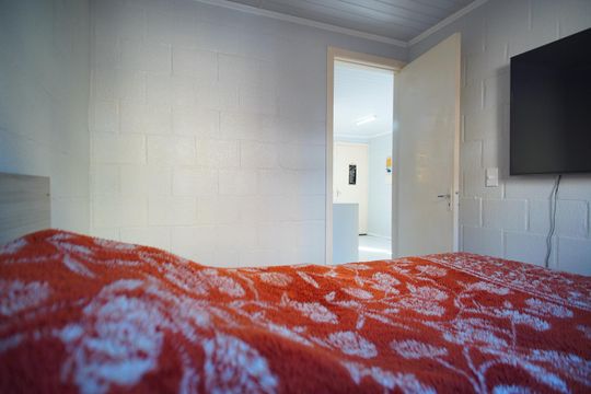 Quarto 1 de apartamento para alugar com 2 quartos, 34m² em Rubem Berta, Porto Alegre