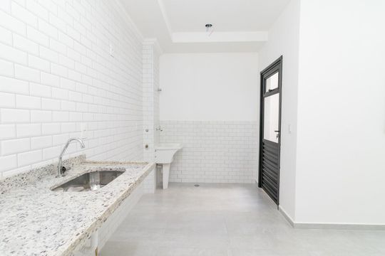 Cozinha de apartamento à venda com 2 quartos, 46m² em Vila Ré, São Paulo