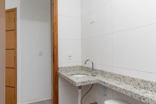 Banheiro de apartamento à venda com 2 quartos, 50m² em Vila Ré, São Paulo