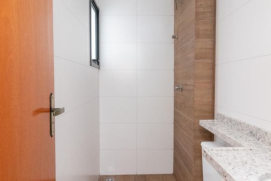 Banheiro de apartamento à venda com 2 quartos, 44m² em Vila Ré, São Paulo