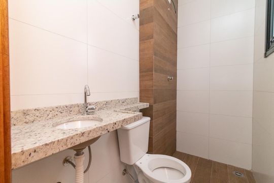 Banheiro de apartamento à venda com 2 quartos, 89m² em Vila Ré, São Paulo