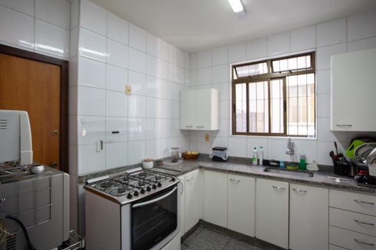 Cozinha de apartamento à venda com 3 quartos, 170m² em Dona Clara, Belo Horizonte