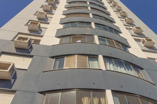 Fachada de apartamento à venda com 2 quartos, 64m² em Centro, Canoas
