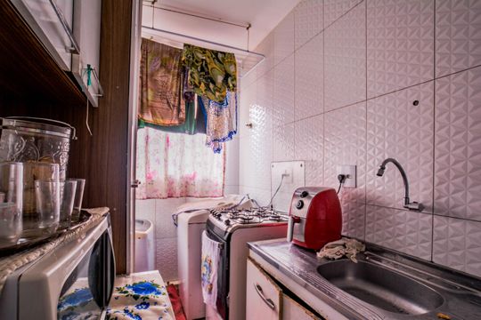 Cozinha e Área de Serviço de apartamento à venda com 2 quartos, 42m² em Jardim Cristiane, Santo André