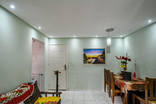 Sala de apartamento à venda com 2 quartos, 42m² em Jardim Cristiane, Santo André