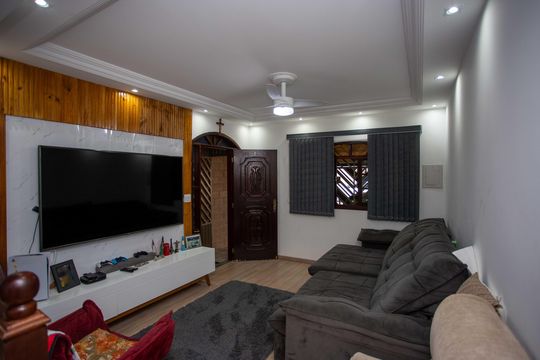 Casa à venda com 3 quartos, 175m² em Vila Nogueira, Diadema