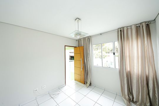 Sala de casa para alugar com 2 quartos, 60m² em Jardim Independência (são Paulo), São Paulo