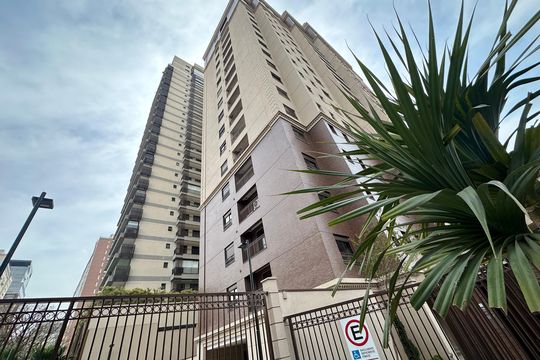 Fachada de apartamento à venda com 3 quartos, 120m² em Empresarial 18 do Forte, Barueri