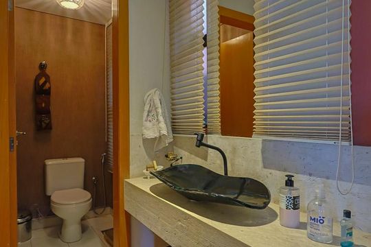 Lavabo de casa de condomínio à venda com 3 quartos, 350m² em Vila Alpina, Nova Lima