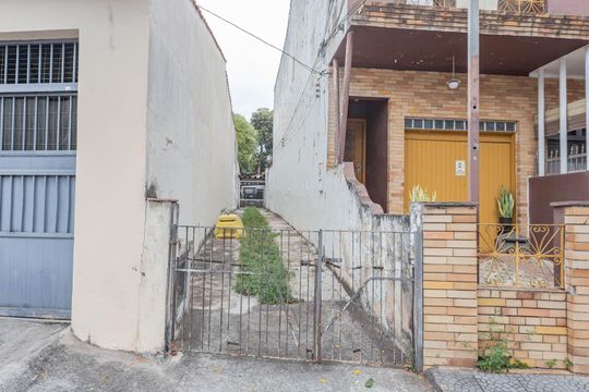 Fachada de casa à venda com 3 quartos, 213m² em Vila Moinho Velho, São Paulo