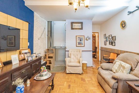 Sala de casa à venda com 2 quartos, 110m² em Vila Gumercindo, São Paulo
