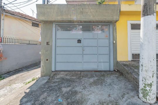 Fachada de casa à venda com 2 quartos, 110m² em Vila Gumercindo, São Paulo