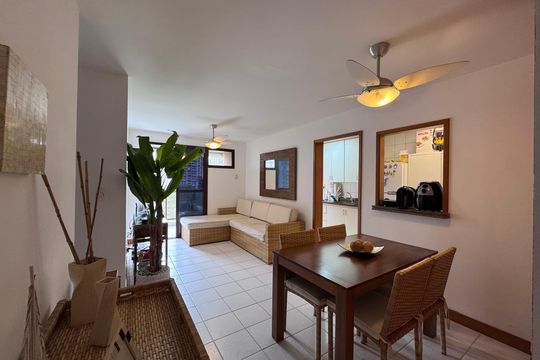 Sala de apartamento para alugar com 2 quartos, 70m² em Barra da Tijuca, Rio de Janeiro